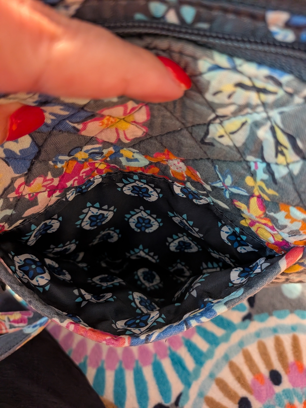 Vera Bradley Retired Jazzy Blooms Quilted Hipster Bag - Picture 8 of 10